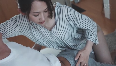 Nện cô nàng vú hồng quá là sướng Kana Mito